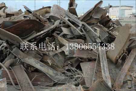 回收废旧铁轨
